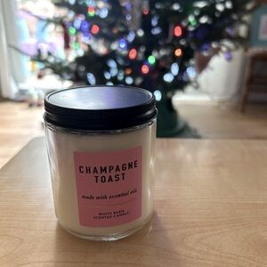 $5 Champagne Toast Candle 🥂